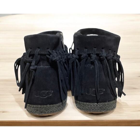 Ugg knotted fringes braided sidewall bootie bohemian flair women’s 9 black - Picture 5 of 7
